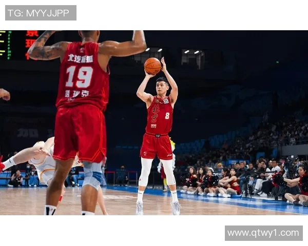 辽宁男篮大获全胜，状态正佳搏击季后赛舞台